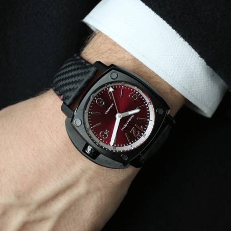 Montre habillée Humbert Droz HD11 avec cadran rouge et blanc et bracelet en cuir motif carbone et sa boucle déployante.