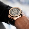 Montre de sport Suisse étanche à 200m sur bracelet caoutchouc.