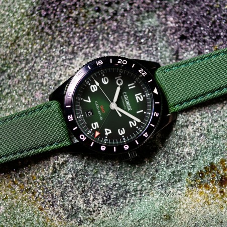 Carlingue Aviation 01  Noir & Vert CT-002-A "Nylon" montre française avec un mouvement automatique