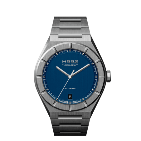 H992 H2 tout acier, cadran bleu, index discrets et date à 6h.