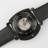 HD11 avec bracelet en cuir avec attaches rapides et boucle déployante et mouvement disposant de 68 heures de réserve de marche.